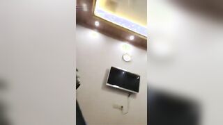 勾搭按摩店技师天然美女一步步忽悠强上