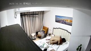 酒店偷拍大学生情侣开房_